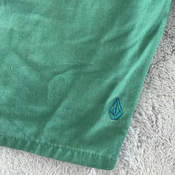 Volcom men’s green shorts size 36 - Picture 3 of 4